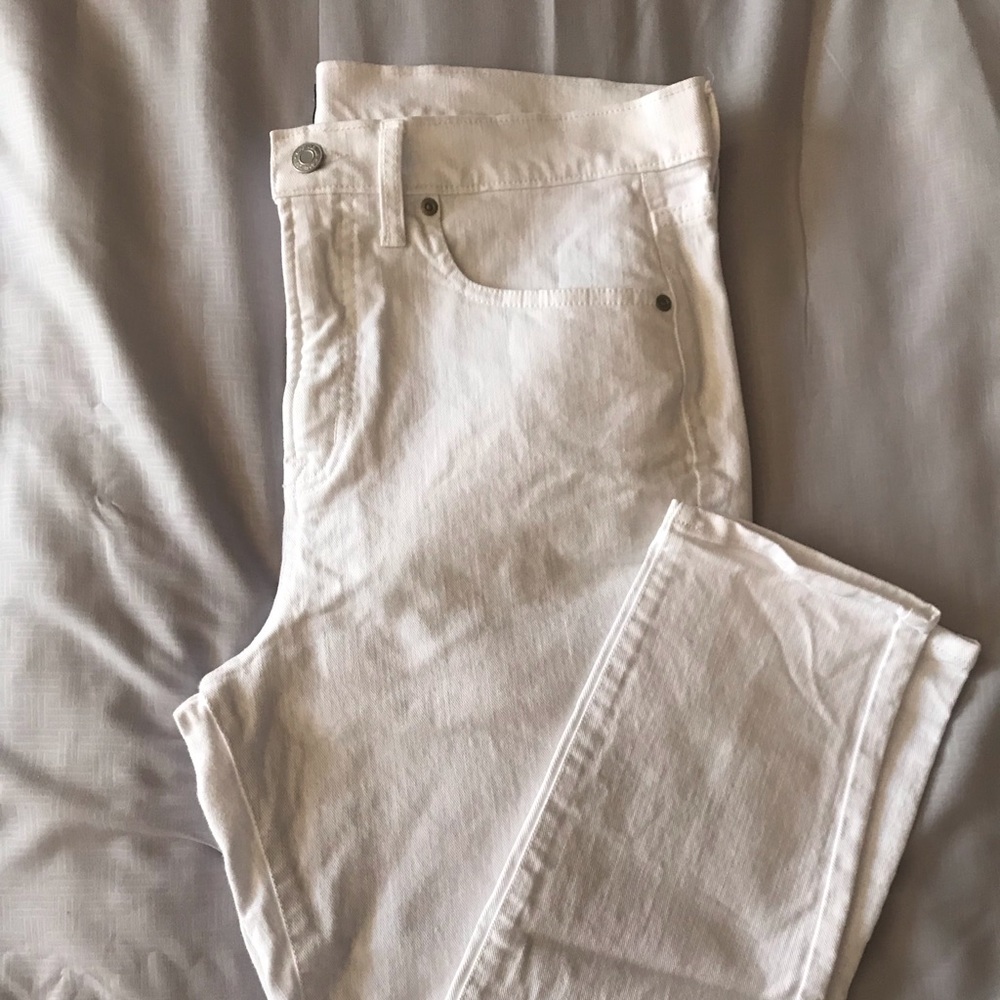 White GAP true skinny jeans *worn once*. Size 31